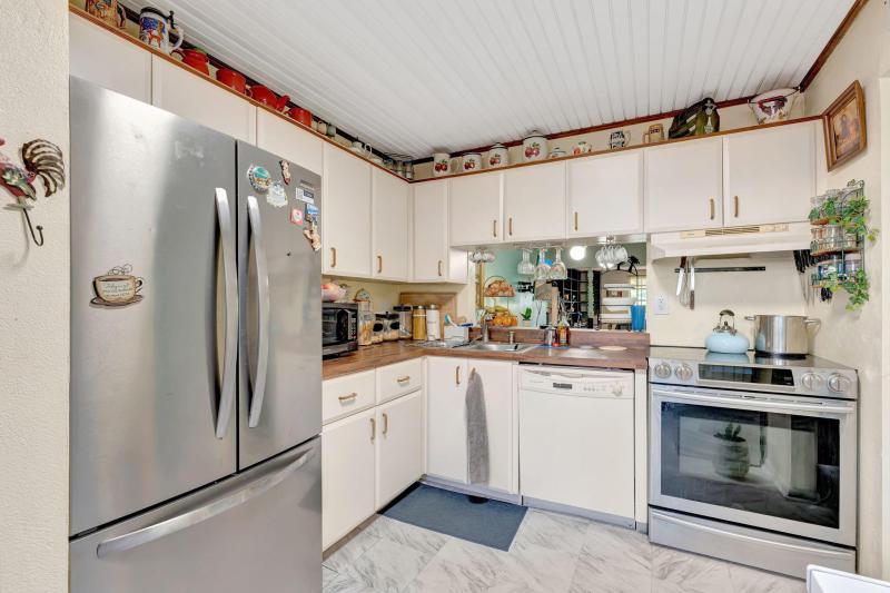  Condo & Townhome Photos