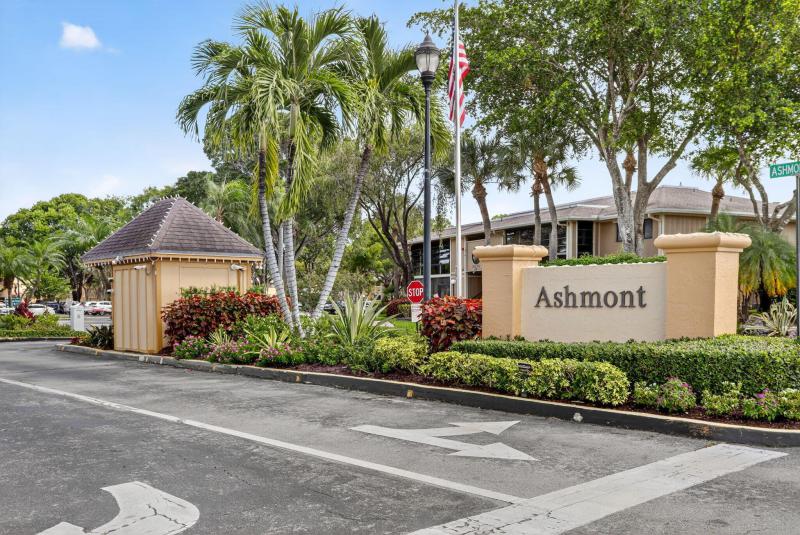  Condo & Townhome Photos