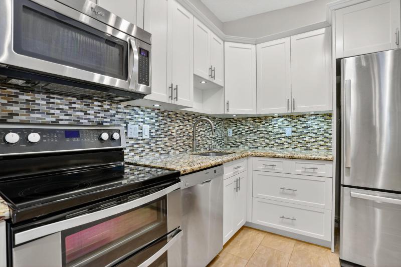  Condo & Townhome Photos