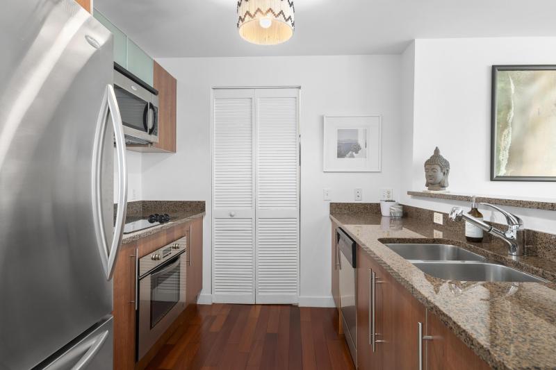  Condo & Townhome Photos