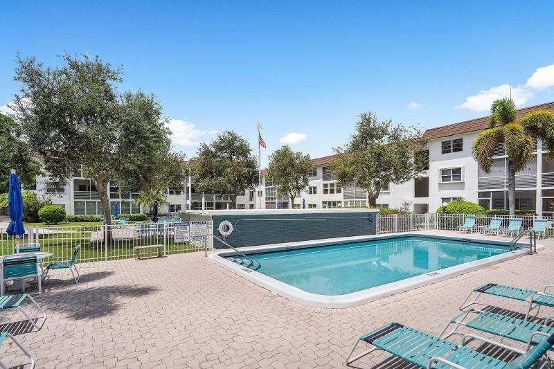  Condo & Townhome Photos