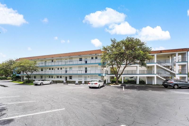  Condo & Townhome Photos