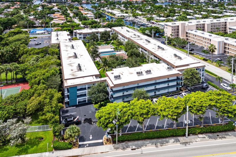  Condo & Townhome Photos