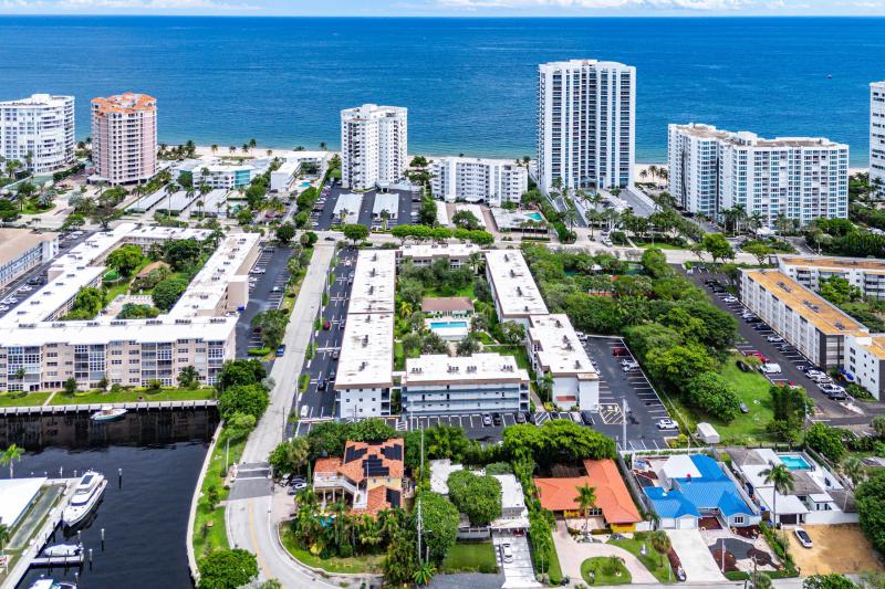  Condo & Townhome Photos