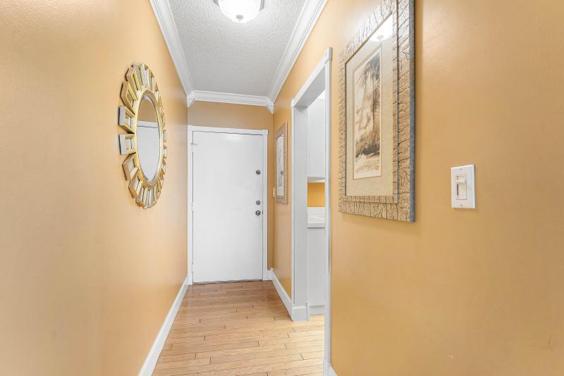  Condo & Townhome Photos