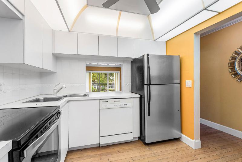  Condo & Townhome Photos