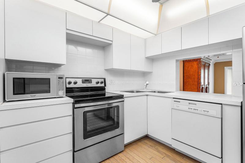  Condo & Townhome Photos