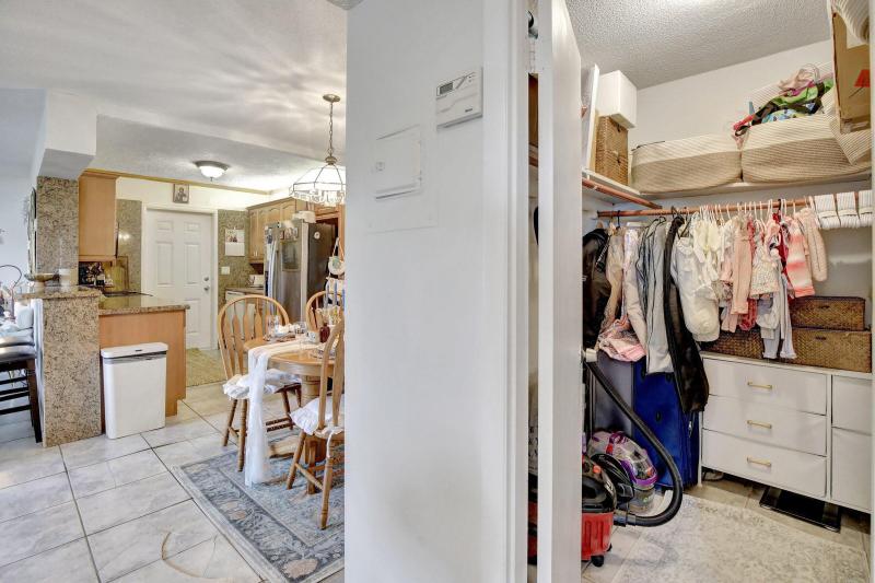  Condo & Townhome Photos