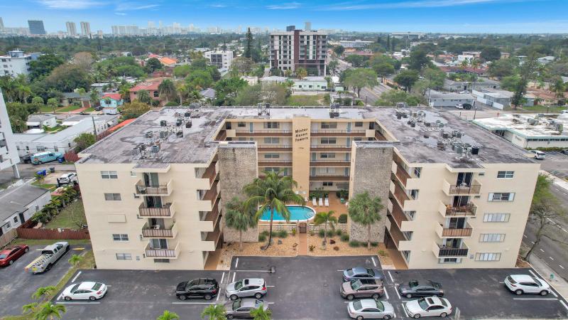  Condo & Townhome Photos