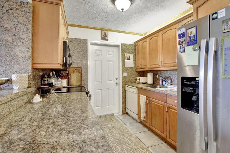  Condo & Townhome Photos