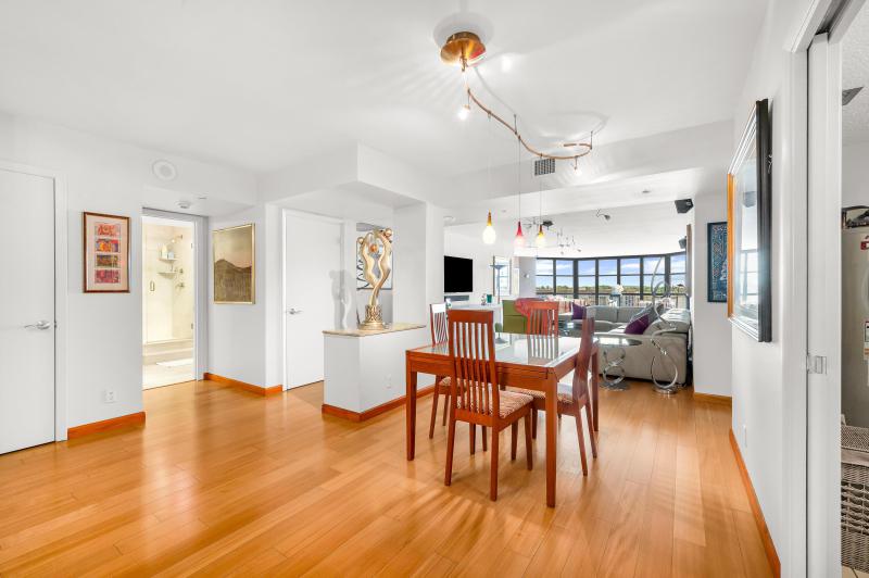  Condo & Townhome Photos