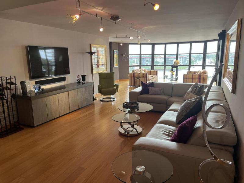  Condo & Townhome Photos