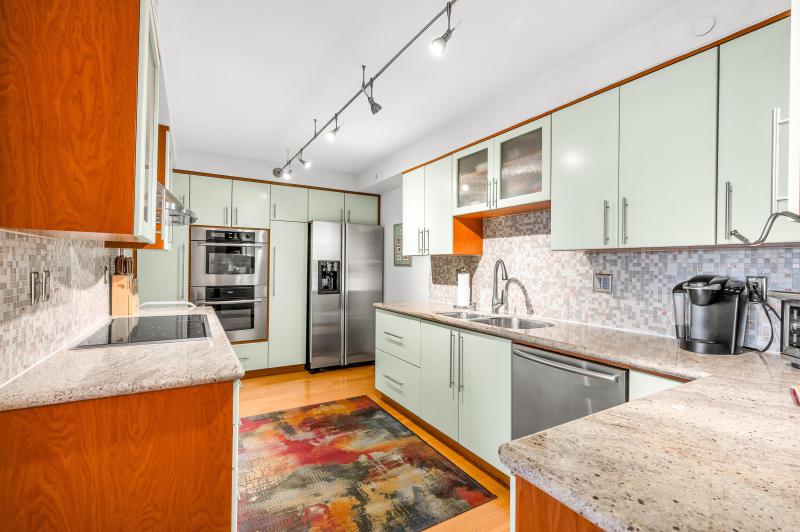  Condo & Townhome Photos