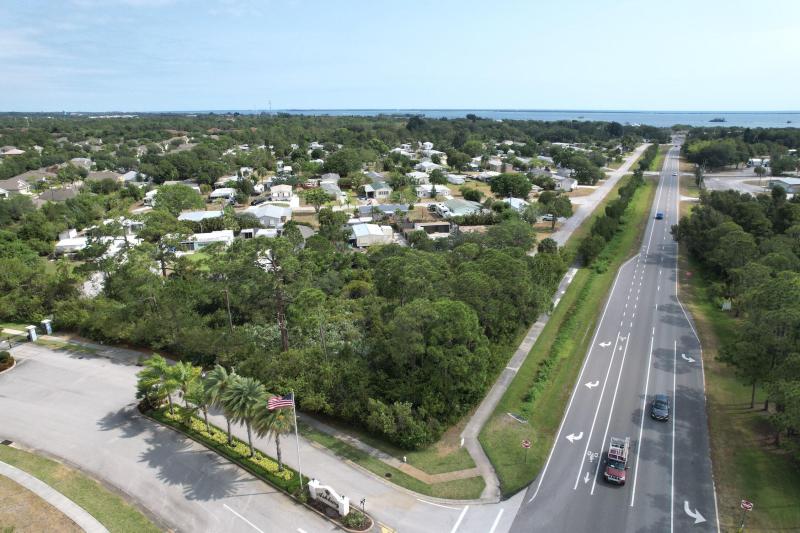  Commercial & Industrial Land Images 