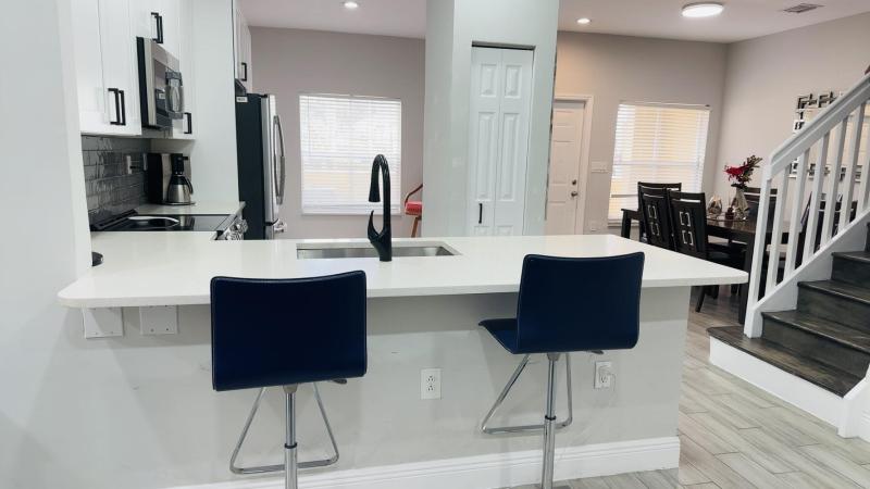  Condo & Townhome Photos