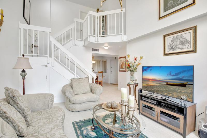  Condo & Townhome Photos