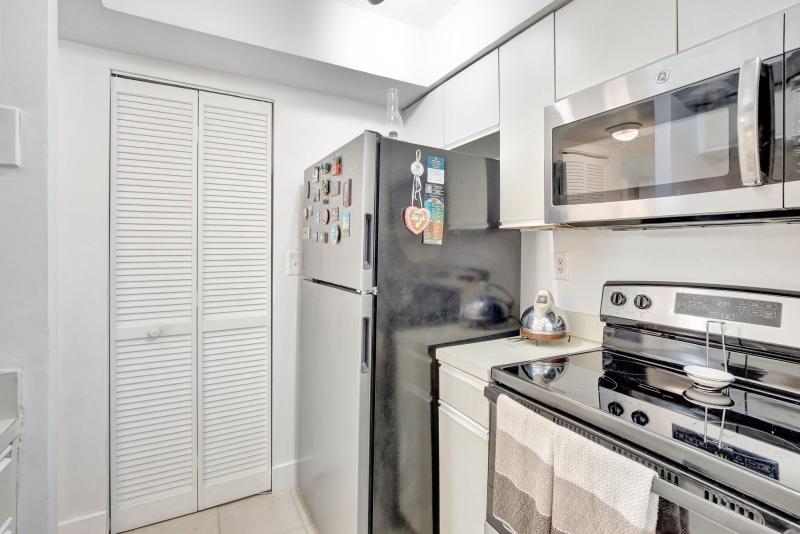  Condo & Townhome Photos