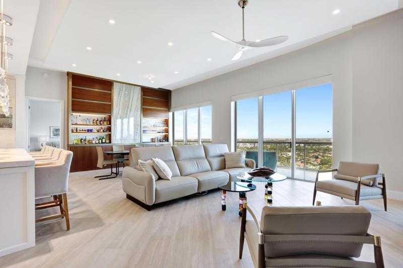  Condo & Townhome Photos