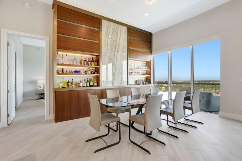  Condo & Townhome Photos