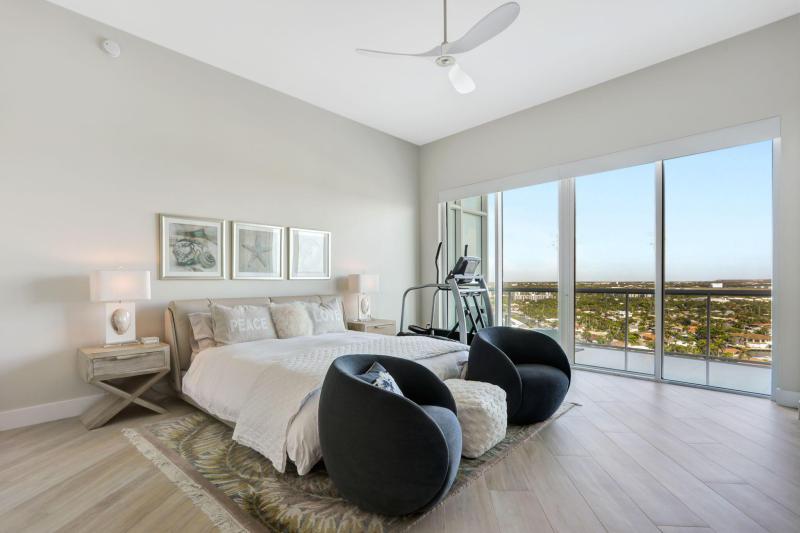  Condo & Townhome Photos