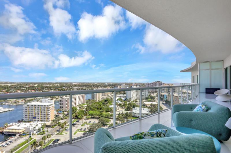  Condo & Townhome Photos