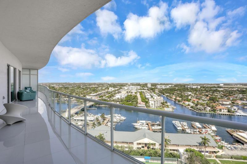  Condo & Townhome Photos