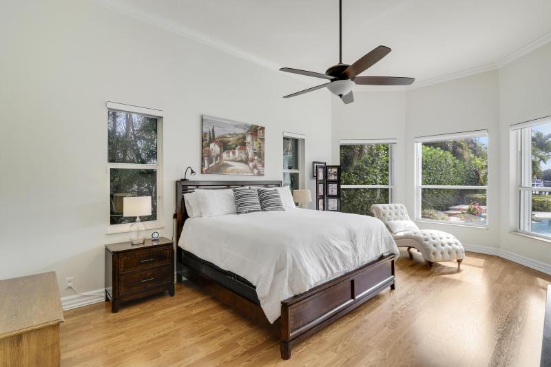  Single Family Homes Photo 18:  Jupiter,  FL 33469