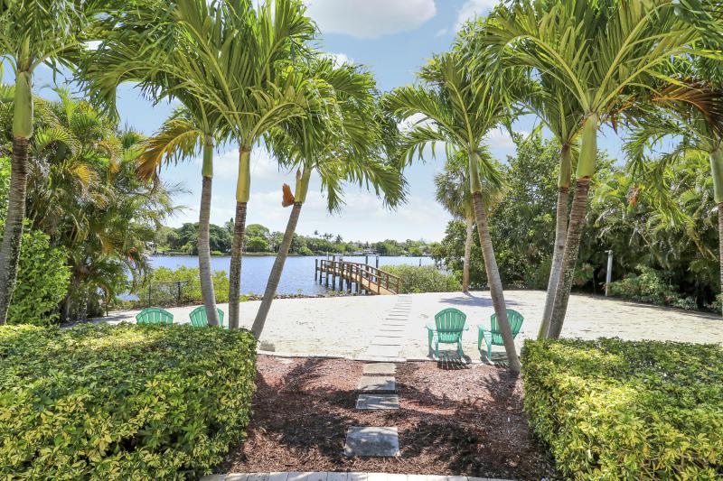  Single Family Homes Photo 2:  Jupiter,  FL 33469