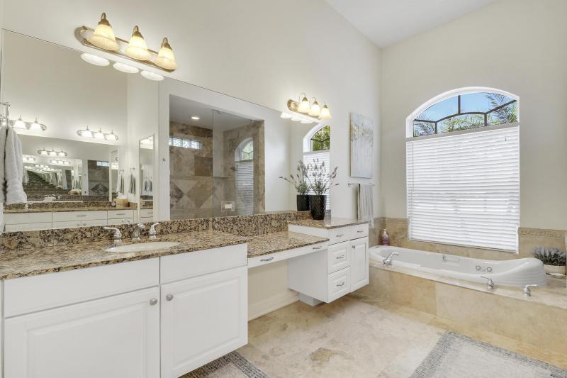  Single Family Homes Photo 20:  Jupiter,  FL 33469