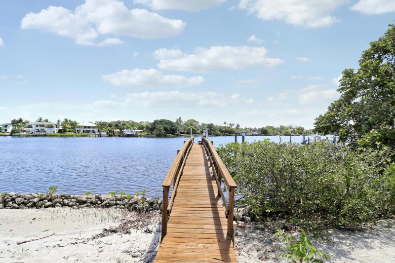  Single Family Homes Photo 33:  Jupiter,  FL 33469