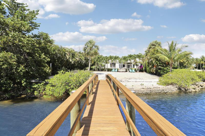  Single Family Homes Photo 34:  Jupiter,  FL 33469