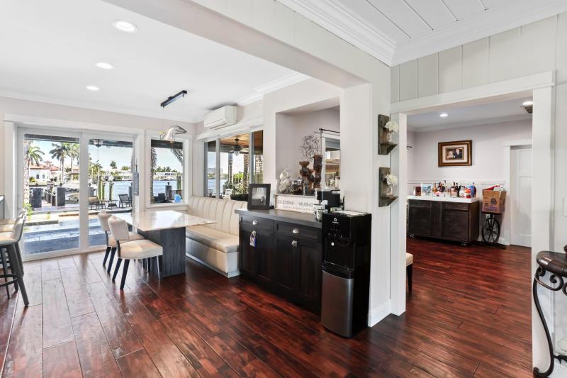  Single Family Homes Photo 13:  Pompano Beach,  FL 33062