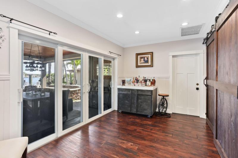  Single Family Homes Photo 14:  Pompano Beach,  FL 33062