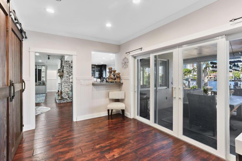  Single Family Homes Photo 15:  Pompano Beach,  FL 33062