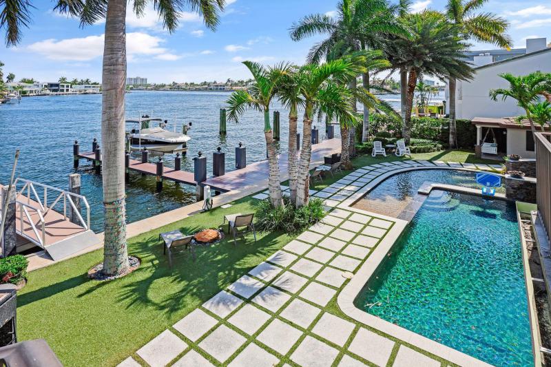  Single Family Homes Photo 2:  Pompano Beach,  FL 33062