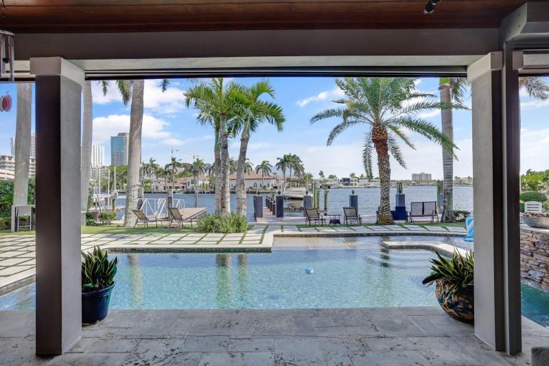  Single Family Homes Photo 23:  Pompano Beach,  FL 33062