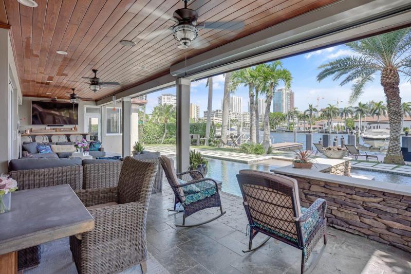  Single Family Homes Photo 24:  Pompano Beach,  FL 33062