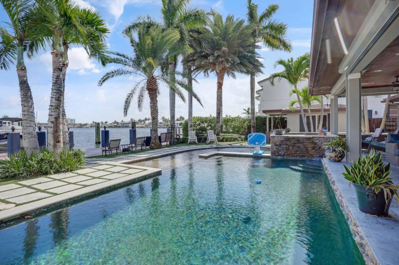  Single Family Homes Photo 28:  Pompano Beach,  FL 33062