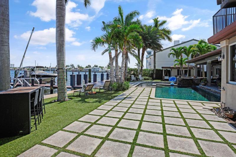  Single Family Homes Photo 29:  Pompano Beach,  FL 33062