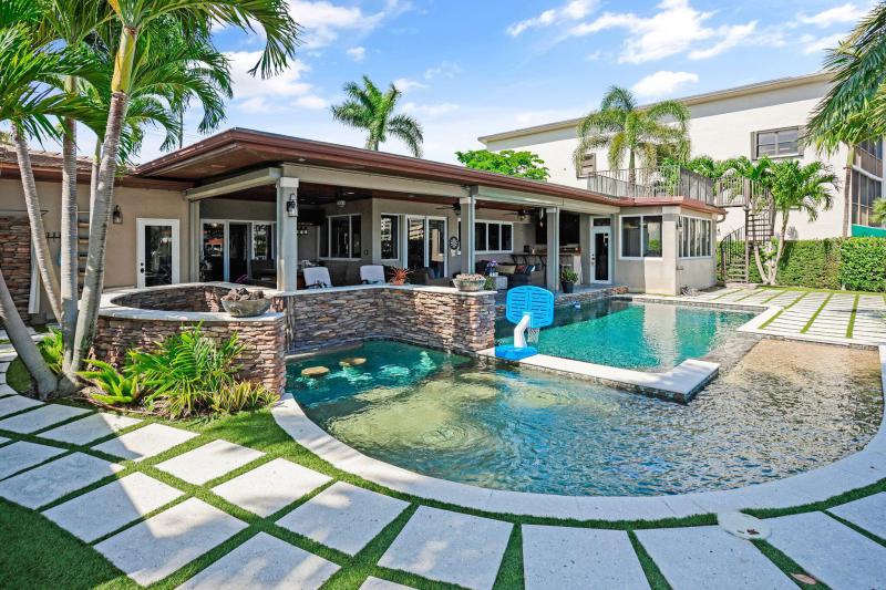  Single Family Homes Photo 30:  Pompano Beach,  FL 33062