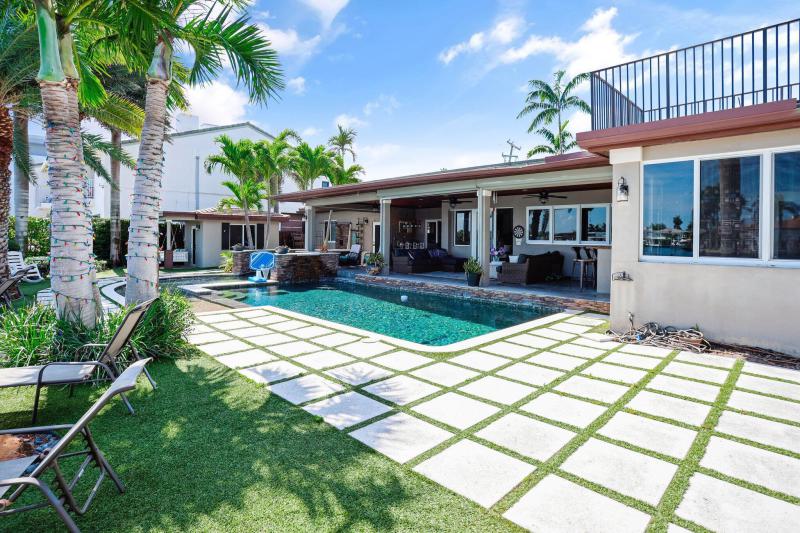  Single Family Homes Photo 32:  Pompano Beach,  FL 33062