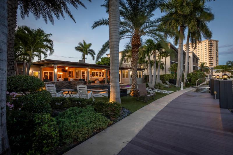  Single Family Homes Photo 60:  Pompano Beach,  FL 33062