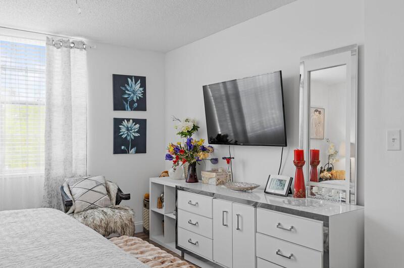  Condo & Townhome Photos