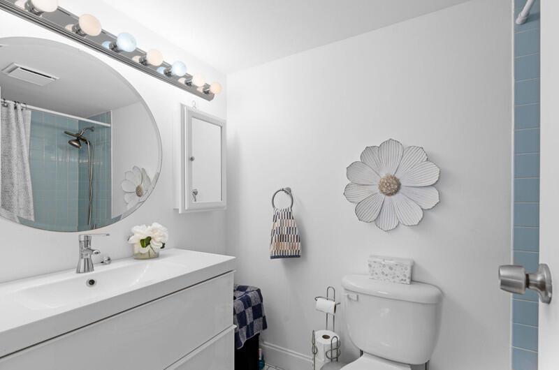  Condo & Townhome Photos