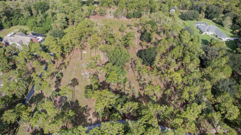  Commercial & Industrial Land Images 