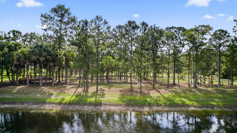  Commercial & Industrial Land Images 