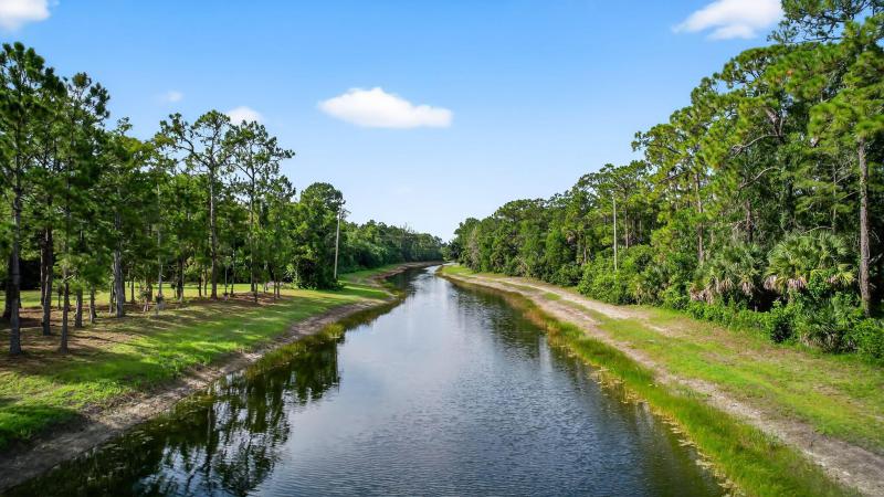  Commercial & Industrial Land Images 