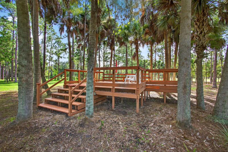  Commercial & Industrial Land Images 