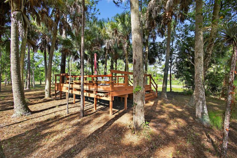  Commercial & Industrial Land Images 