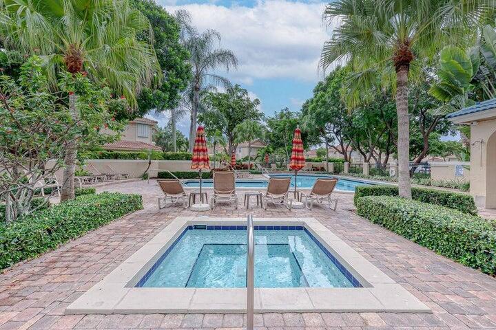  Condo & Townhome Photos